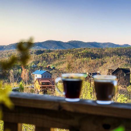 Mountainscape - Brand New Cabin W Views - Hottub - Firetable - Ps5 - Pooltable - 3 Pools Gatlinburg Exteriör bild