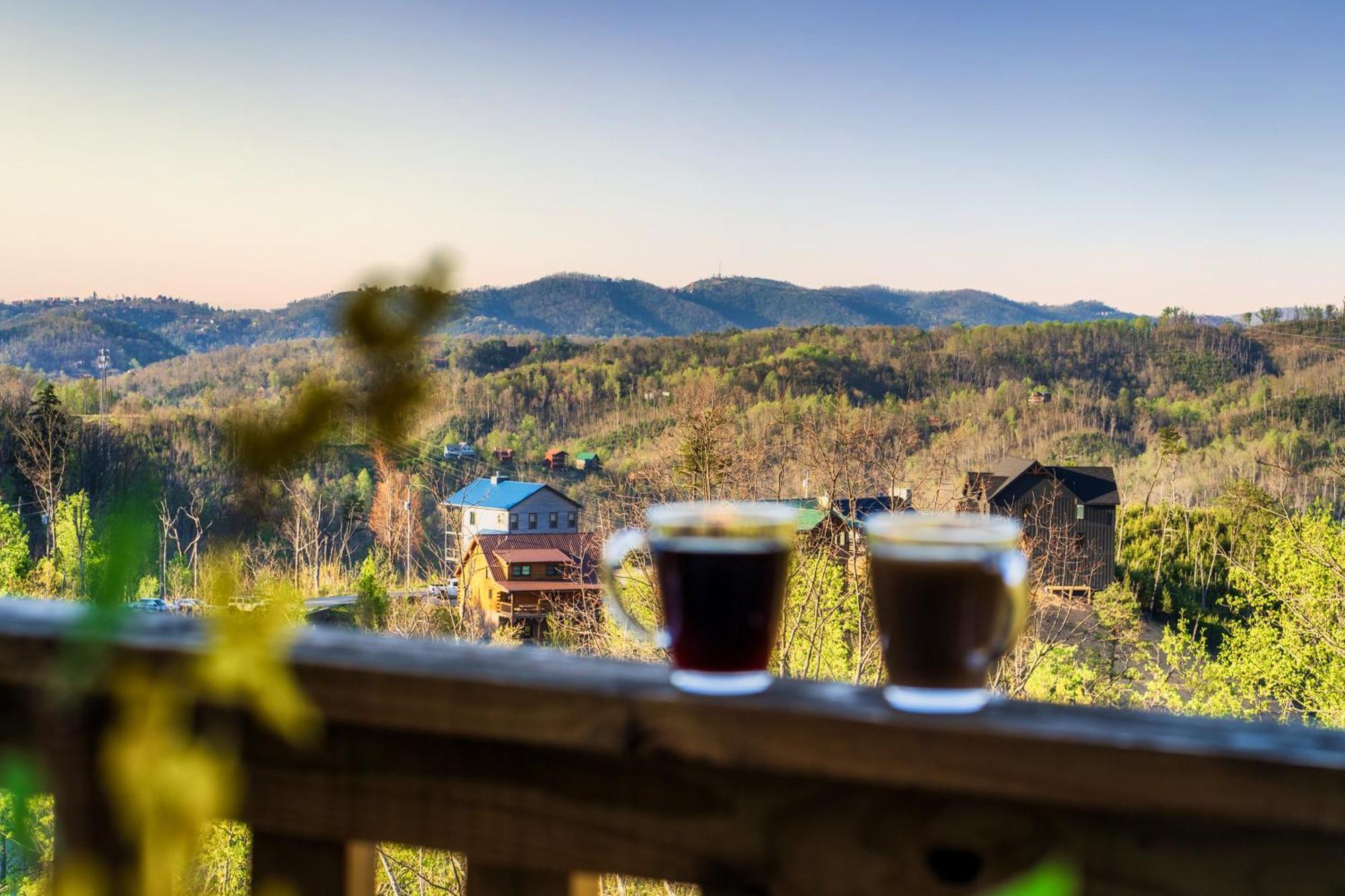 Mountainscape - Brand New Cabin W Views - Hottub - Firetable - Ps5 - Pooltable - 3 Pools Gatlinburg Exteriör bild