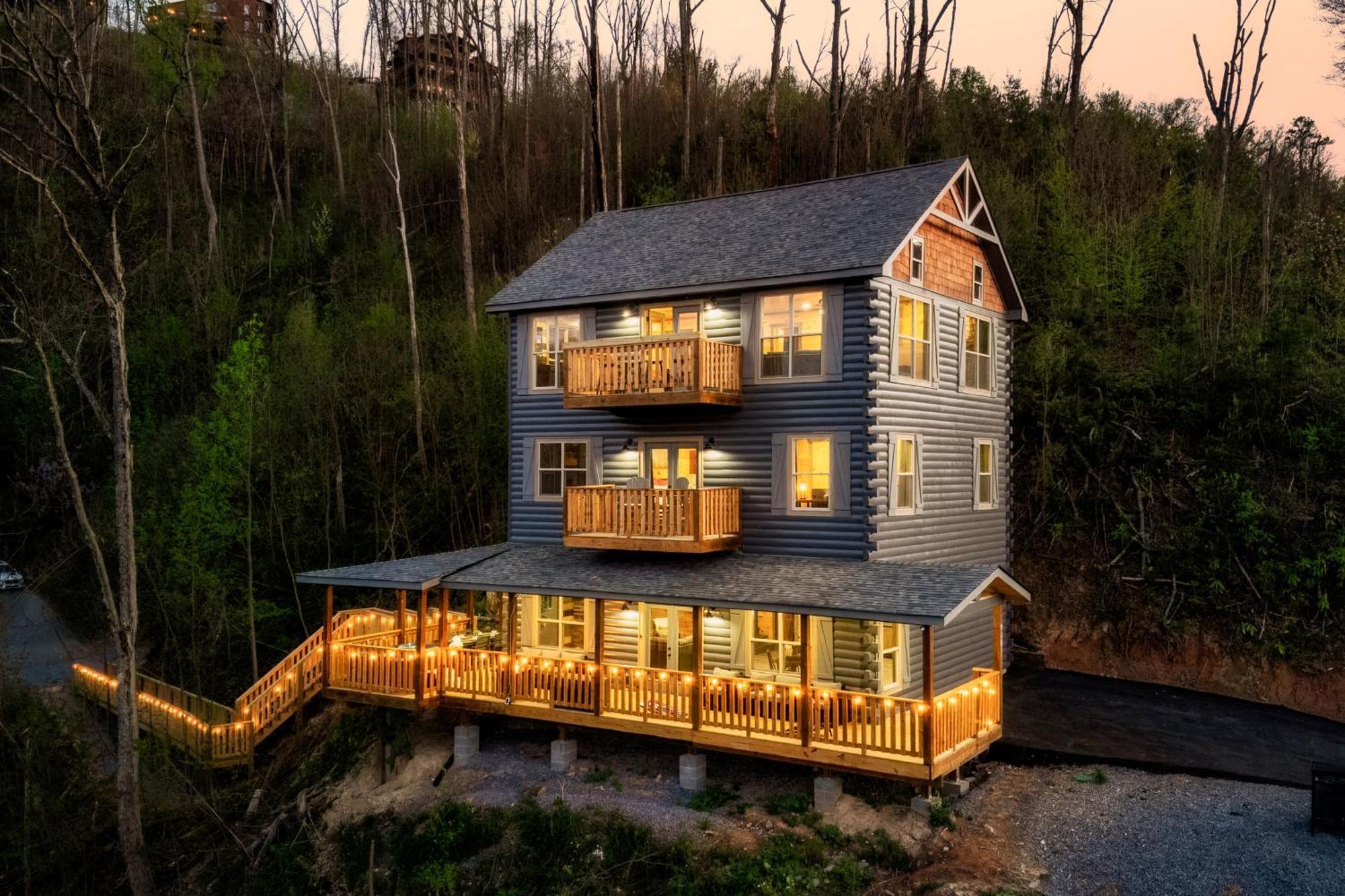 Mountainscape - Brand New Cabin W Views - Hottub - Firetable - Ps5 - Pooltable - 3 Pools Gatlinburg Exteriör bild